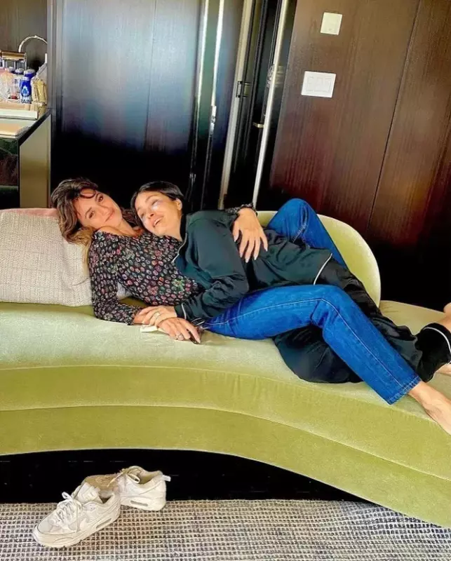 You woke up great! Salma showed funny photos with Penelope