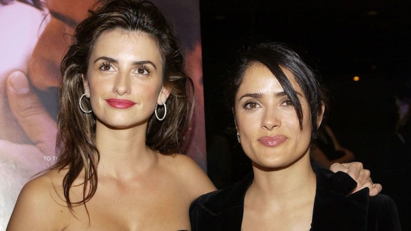 You woke up great! Salma showed funny photos with Penelope