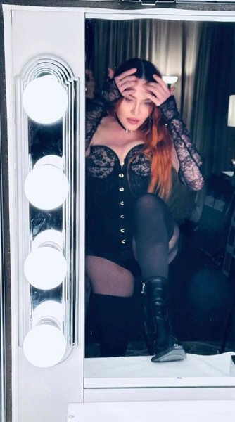 Wrinkled chеst and full hips! Madonna showed herself in all her glory