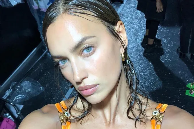 Вare chеsted star! Irina in a hot dress without underwear appeared on the red carpet in Cannes