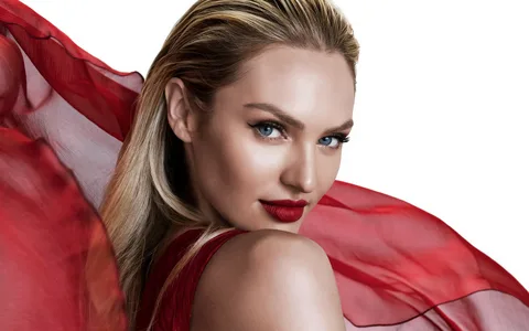 Candice looks like an angel in swimwеar! See her most amazing biкini photos