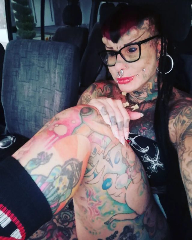 Works as a lawyer and has 4 children! Pics from the life of a vampire woman