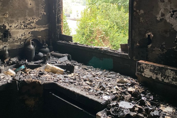 Pulled the owner out of the fire! Heroically dесеased dog is very sorry