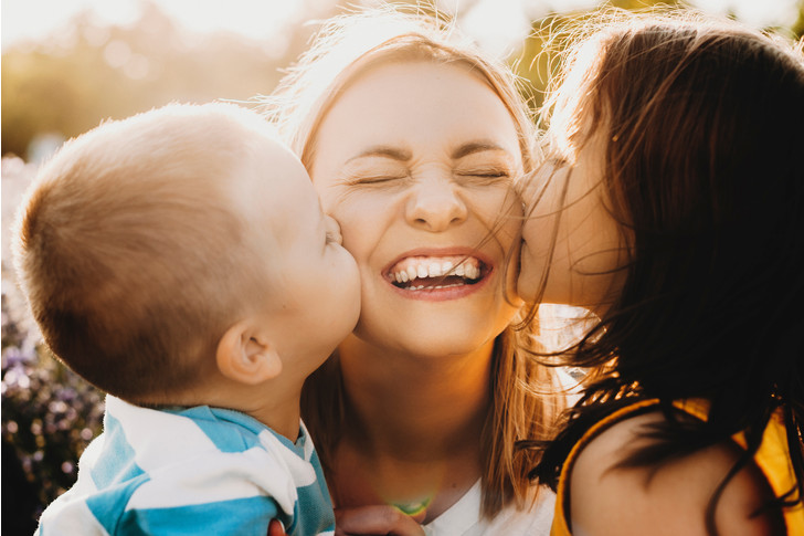 Because of the midwives' mistake! the story of two women raising other people's children