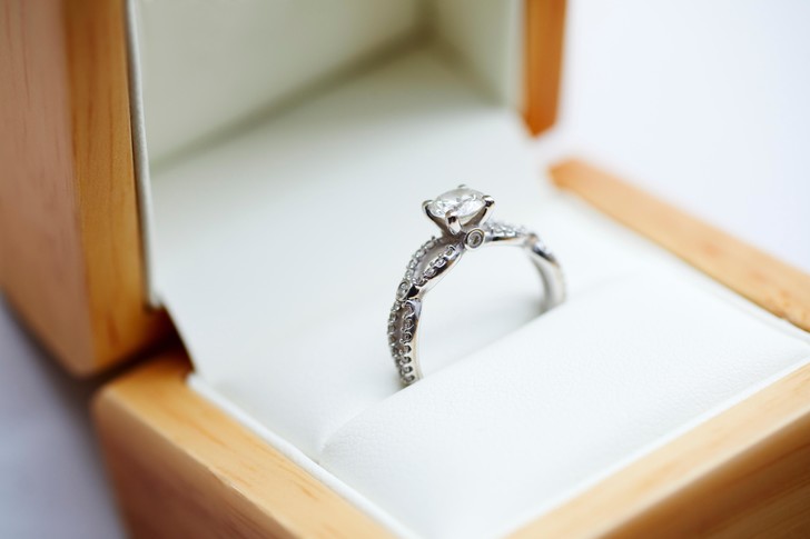 The woman had no idea that her ring was worth a fortune! The truth came out