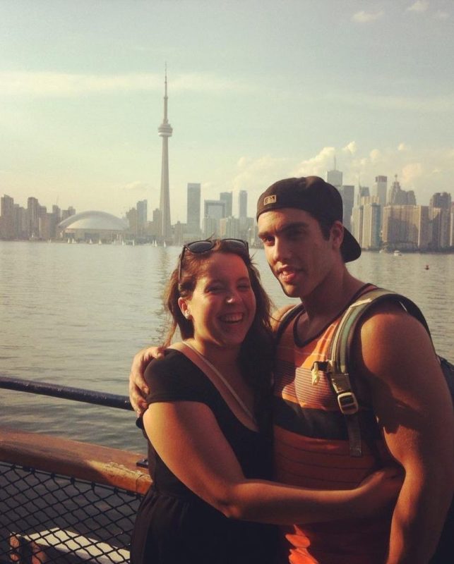 Plump and handsome bodybuilder! Photo of a non-standard internet couple