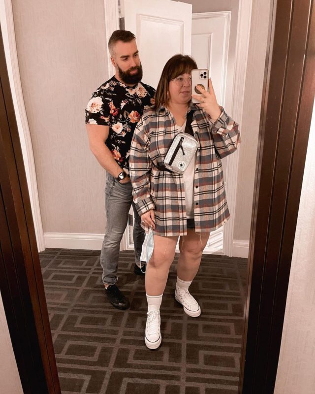 Plump and handsome bodybuilder! Photo of a non-standard internet couple