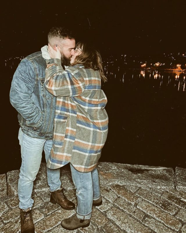 Plump and handsome bodybuilder! Photo of a non-standard internet couple