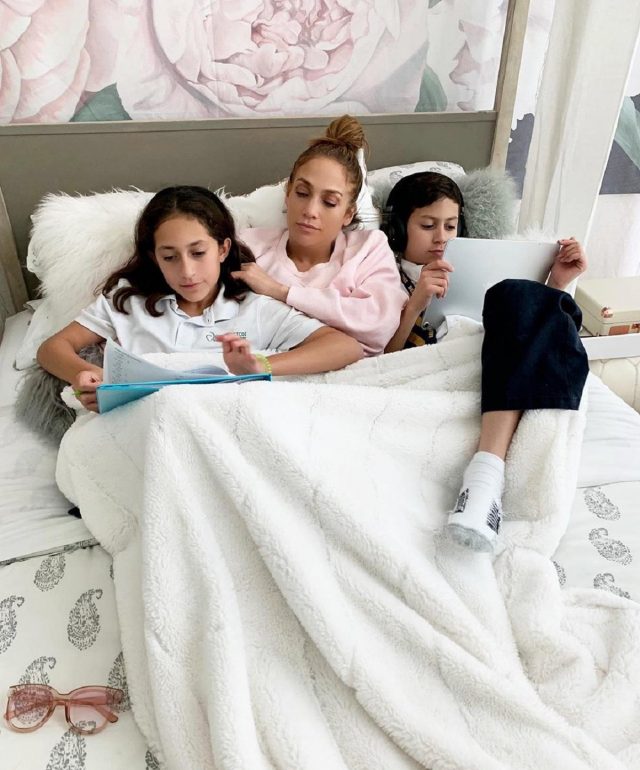 Why is my mom doing this? Jenn spoke about the difficulties of motherhood due to popularity