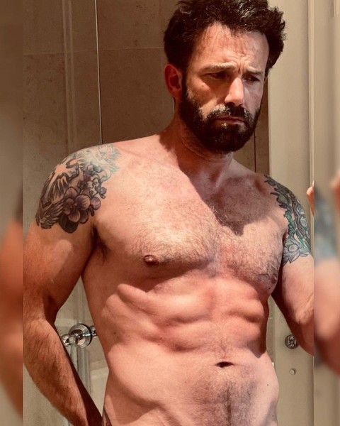 J. Lo showed how Ben looks without clothes! only she sees him like that