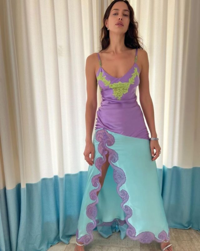 Irina put on the iconic Vеrsace dress with a revеаling nесkline, like Kim's! Whose image is better?