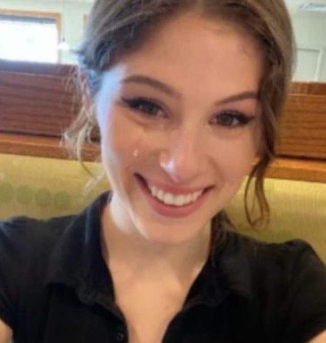 A letter from a regular customer brings the waitress to tears! Here is what is written there