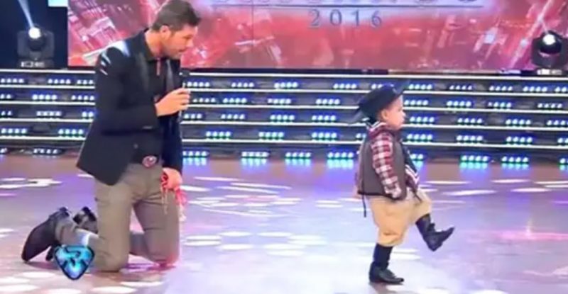 The little dancer conquers us with his talent! Just look at him
