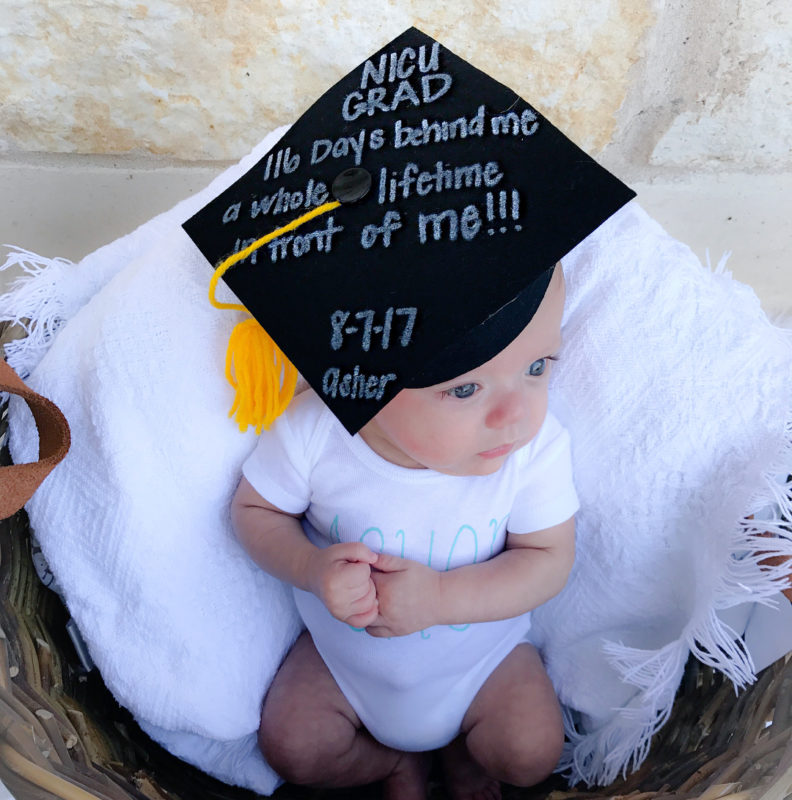 Graduation from the hospital! Medical staff arranged a holiday for a premature baby