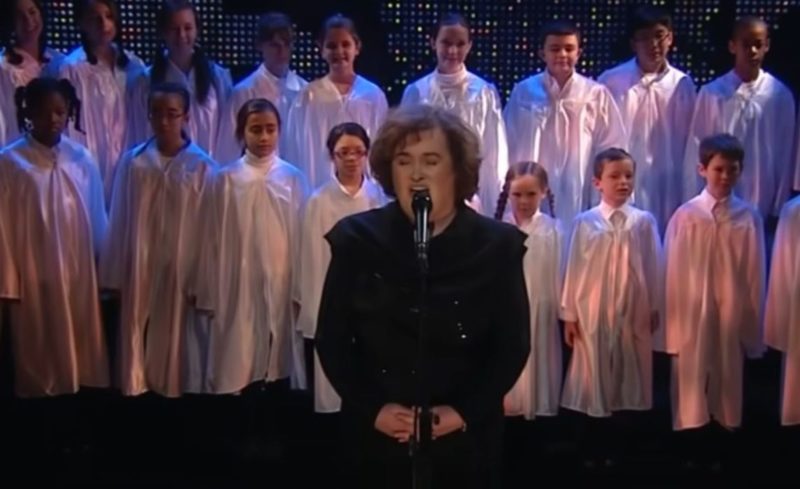 This performance captivates with its power! You just listen