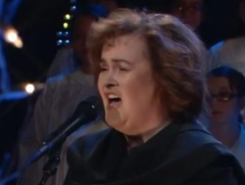 This performance captivates with its power! You just listen