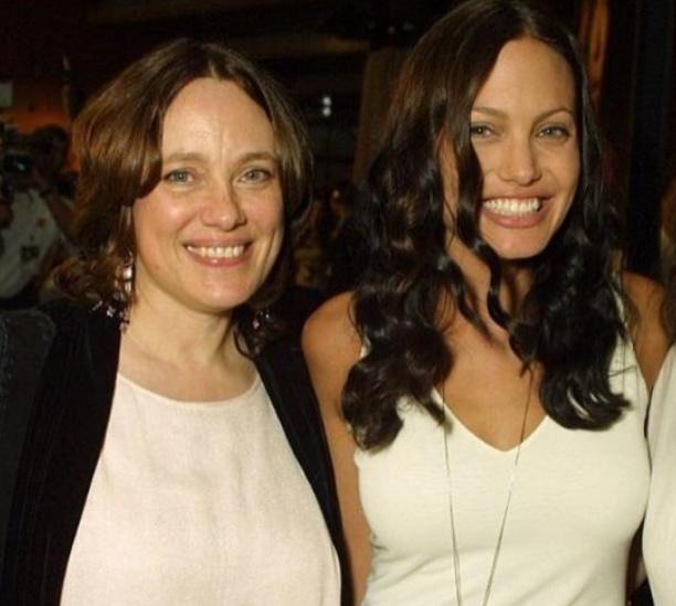 Jolie's mum is likewise stunning! So the star should compliment her for her attractiveness