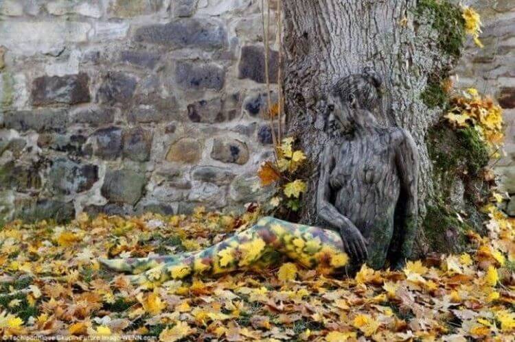 If you can find the woman in this photo, you can declare your IQ is above average