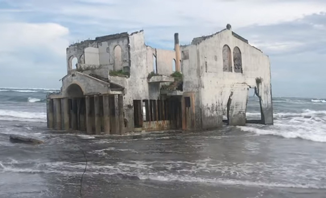 A house was discovered on the shore early in the morning, and no one knew how it got there