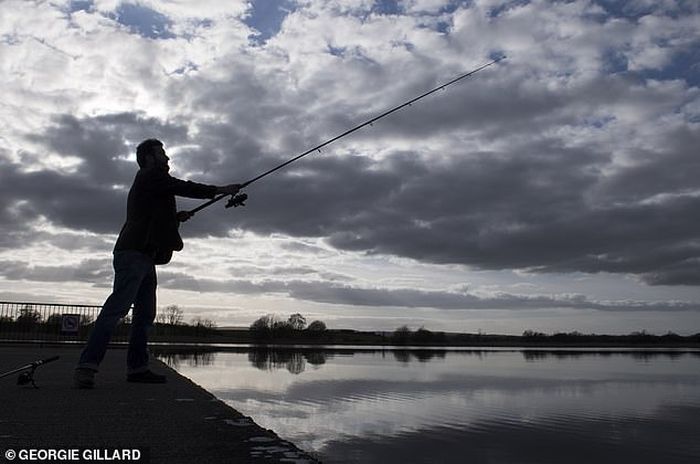 For the past three years, an Irishman has lived without technology or equipment, and he is happy than ever