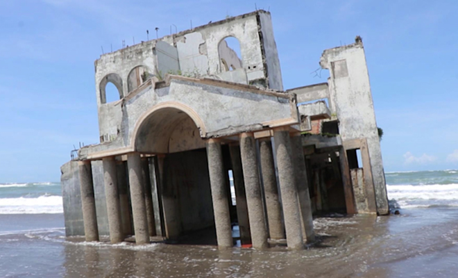 A house was discovered on the shore early in the morning, and no one knew how it got there