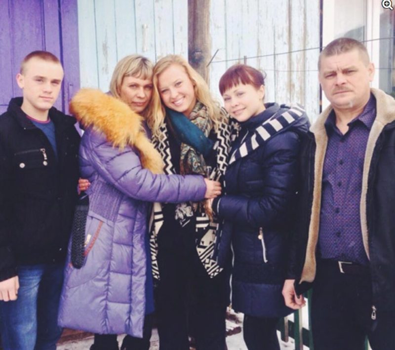Her parents abandoned her when she was a baby! She stunned the entire world twenty years later
