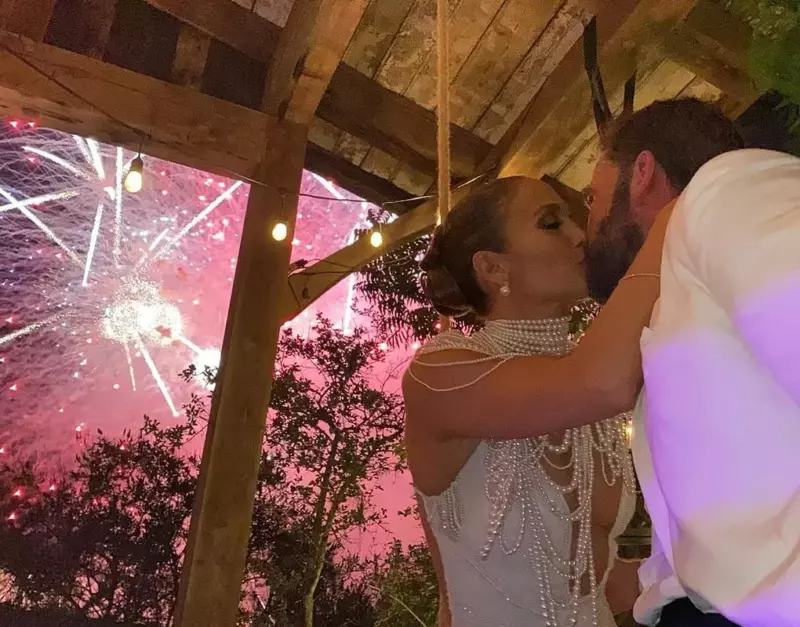 I feel stunned! Jenn on her wedding anniversary with Ben showed previously unpublished photos