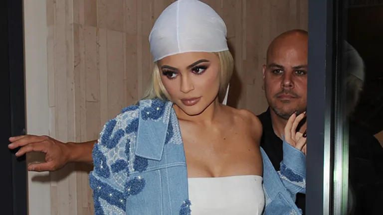 Kylie stuns in a denim jacket with nothing underneath in naսghty new photos