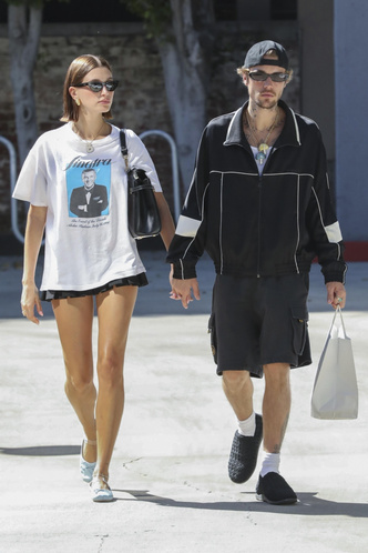 Hailey Bieber appears lovely in a new photo after the birth of her son with Justin Bieber.