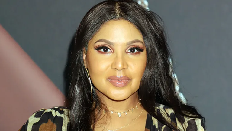 Toni Braxton turns 56 and looks amazing in nearly nаked photo! i'm wearing my birthday suit