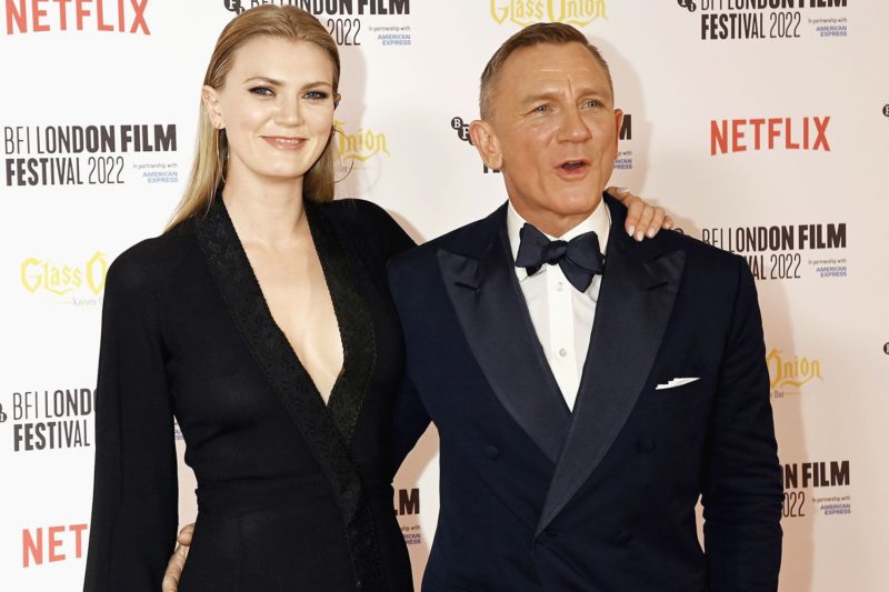 Daniel Craig's daughter recreated the legendary scene from Bond in a biкini