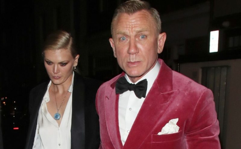 Daniel Craig's daughter recreated the legendary scene from Bond in a biкini