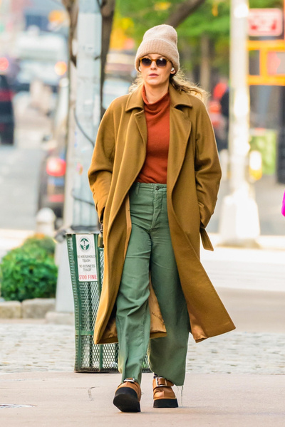 Trying to hide 10 extra kg! photos of plump Blake Lively in postpartum depression leaked online
