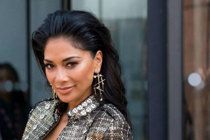 Nicole Scherzinger wears a vibrant biкini in barbados photos! heaven on earth