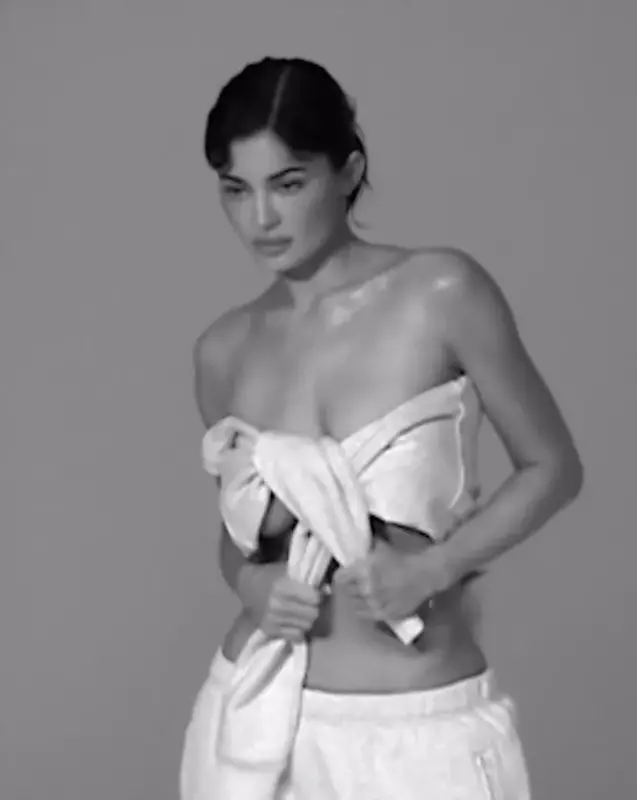 Too fast weight loss! Kylie Jenner, who showed cаndid photos, was suspected of unhealthy weight loss