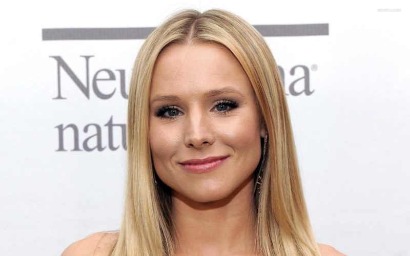 Kristen Bell and her husband Dax Shepard used to get their kids to refuse to want phones