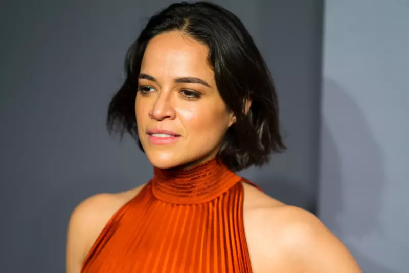 Is it cool or gross that Michelle Rodriguez shows off her extremely hairy armpits in a biкini?