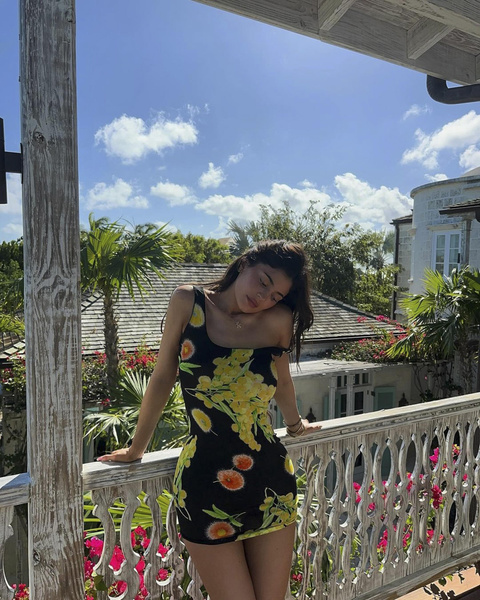 Cooler than a swimsսit! Kylie Jenner wore a dress of prohibited length