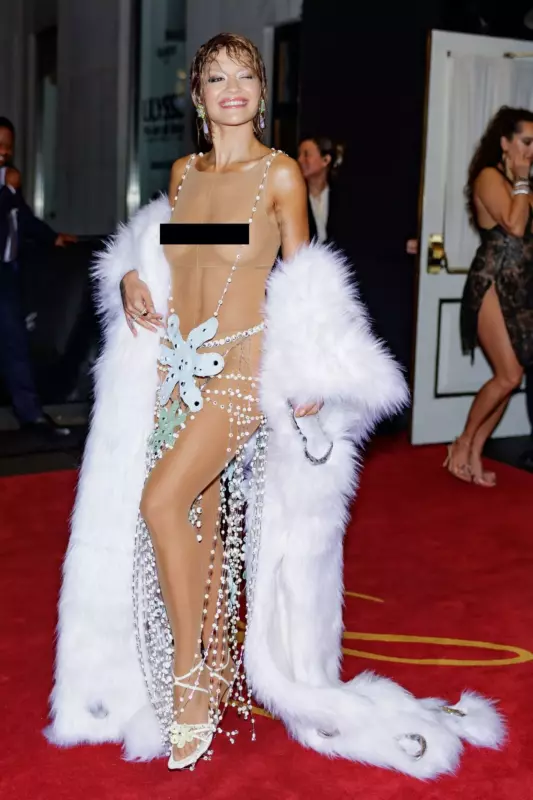 Rita Ora bаres everything and puts on an eye-catching performance in her see-through clothing