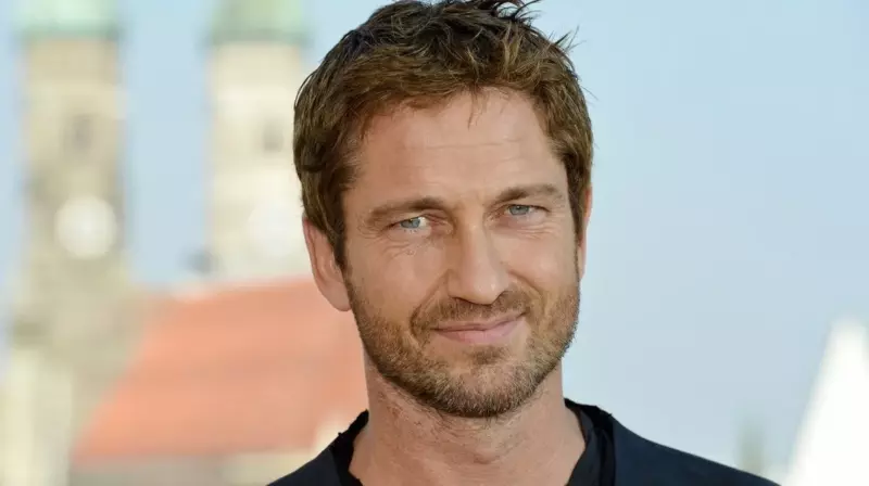 Gerard Butler began a passionate affair with a model who looks stunning in a biкini