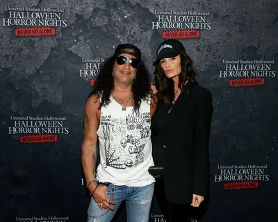 Lucy-Bleu Knight, Slash's stepdaughter, shares a shocking message on Instagram days after her de ath at the age of 25