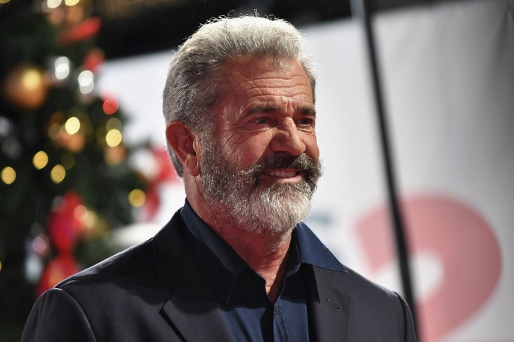 Mel Gibson, 68, wears a fairly casual outfit to his luxury Nobu in Malibu dinner date with girlfriend Rosalind Ross, 34