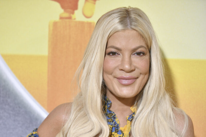 Tori Spelling reflects on her one and only threesome during 90210 Days