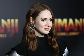 Karen Gillan makes her first public announcement that she is pregnant