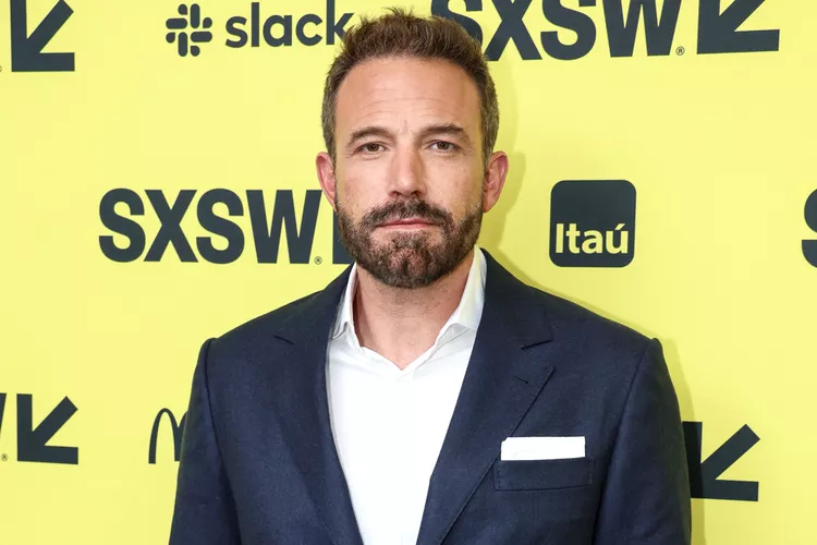 After being officially declared legally single, Ben Affleck and Jennifer Lopez are casually dating