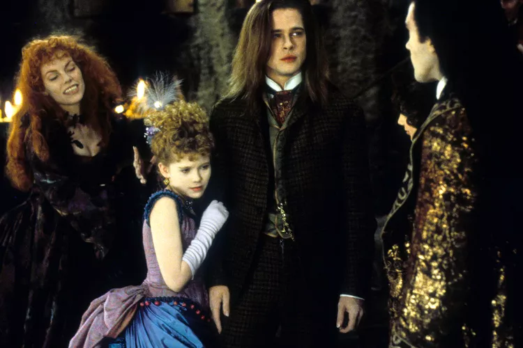 During the Interview with the Vampire Set, Kirsten Dunst recalled how Tom Cruise decorated her dressing room for Christmas