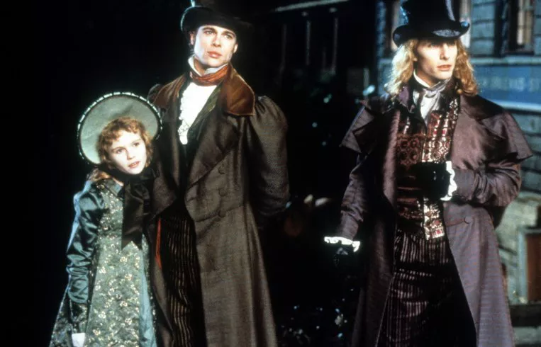 During the Interview with the Vampire Set, Kirsten Dunst recalled how Tom Cruise decorated her dressing room for Christmas