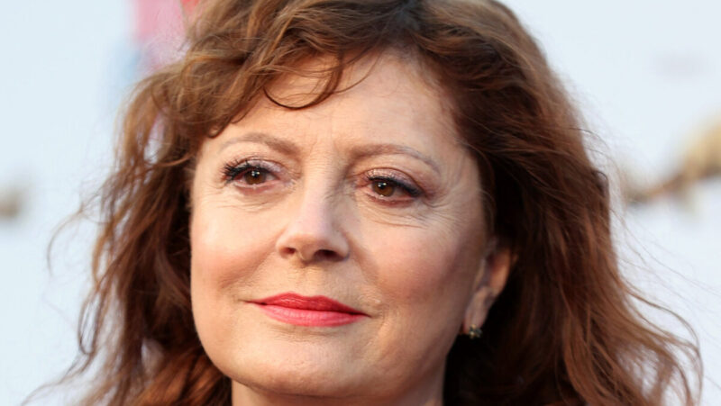 Susan Sarandon explains why she never dropped her last name when she separated from Chris Sarandon