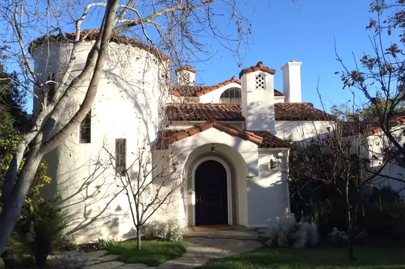 A sanctuary where we felt most safe'! Zooey and Emily Deschanel's childhood home burns down in palisades fire