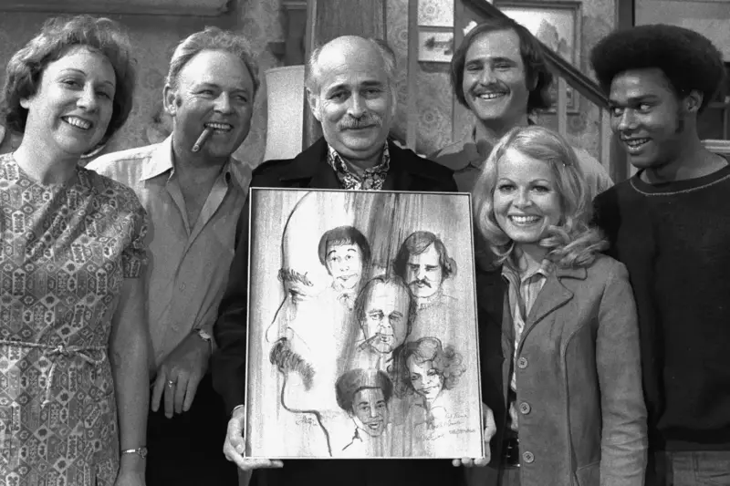 Following a shocking interview about her unpleasant experiences with Norman Lear and Betty White, Sally Struthers comes out